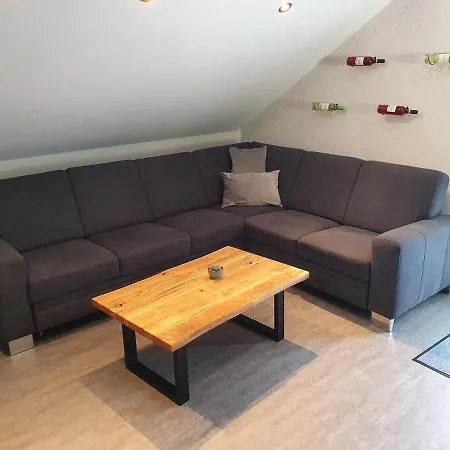 Schwarzer Kater Blankenheim Apartment