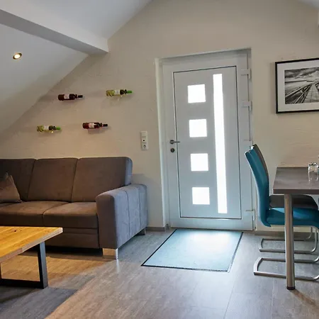 Schwarzer Kater Lägenhet *