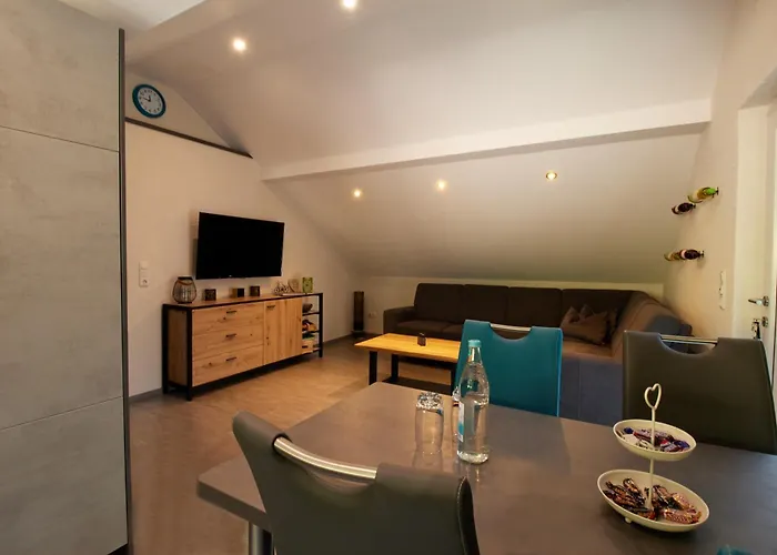 아파트 Schwarzer Kater